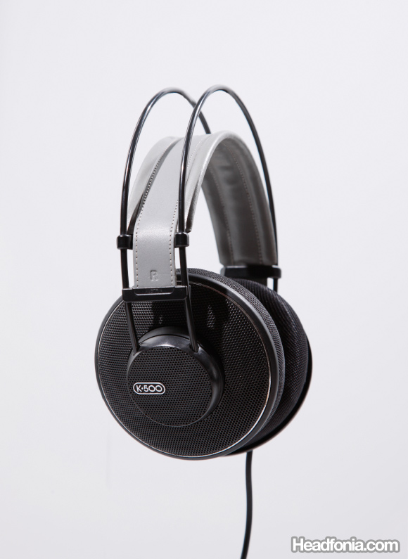 AKG K501