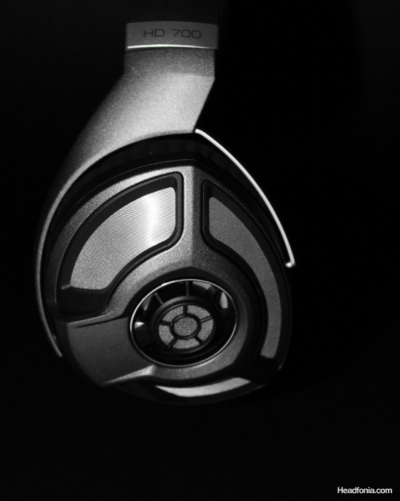 SENNHEISER HD700