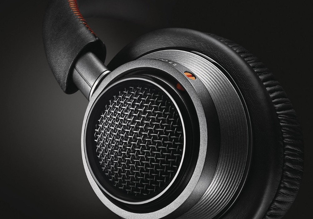 Save £75 on the Philips Fidelio X2HR audiophile-grade headphones