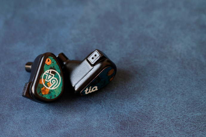 64 Audio Fourté Noir