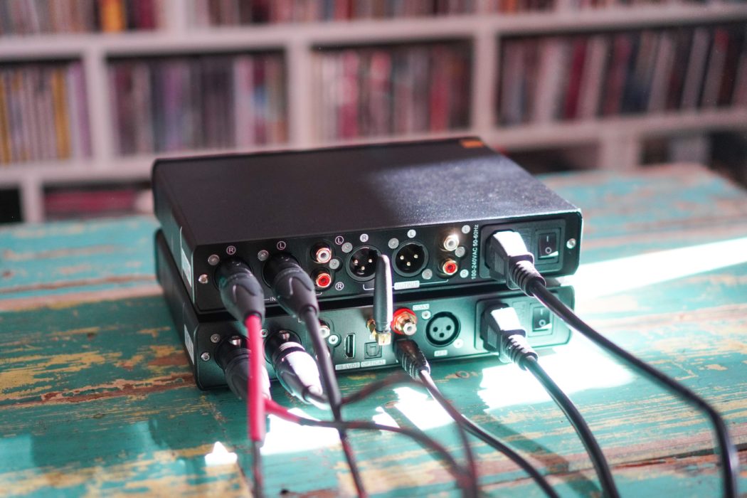 Topping A90 headphone amplifier stacked with D90 MQA DAC - Headfonia