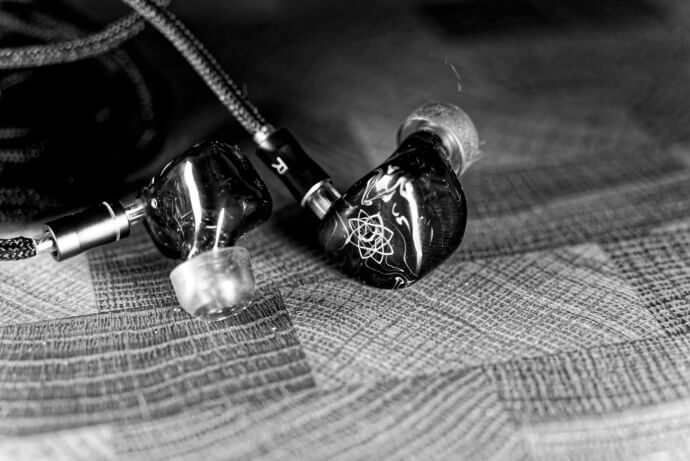 iem-seeaudio-bravery-headfonia-review-21