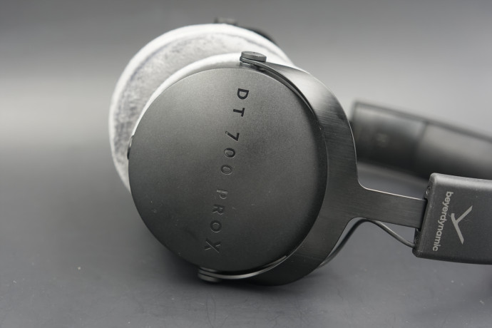 headphone-beyerdynamic-dt-700-pro-x-headfonia-2