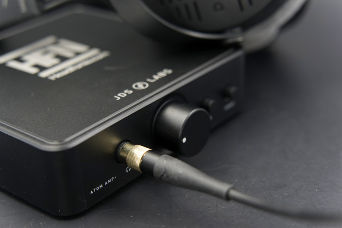 headphone-amp-jds-labs-atom+-amp-hevi-headonia-20