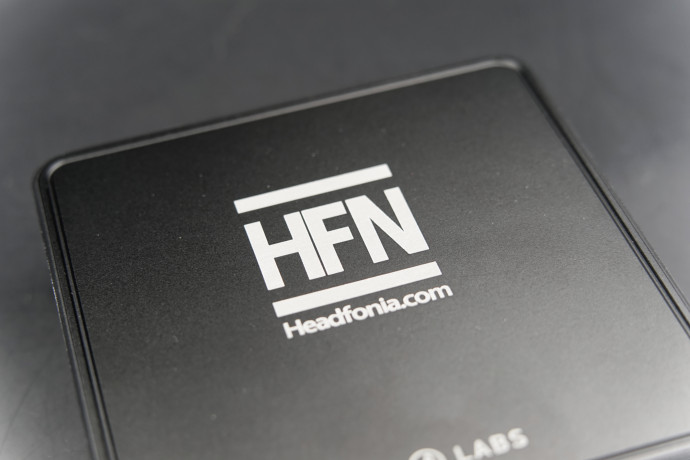 headphone-amp-jds-labs-atom+-amp-hevi-headfonia-9