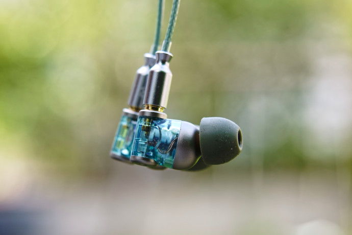 iem-ddhifi-janus3-e2023-headfonia-cover