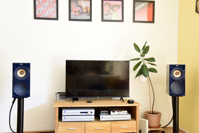 KEF R3 Meta