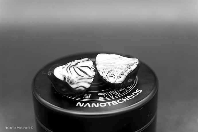 custom-iem-cosmic-ears-c8a-headfonia-4