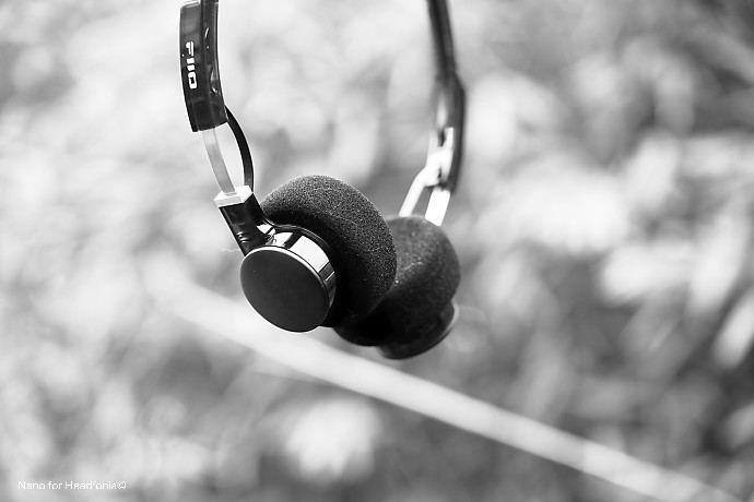 www.headfonia.com